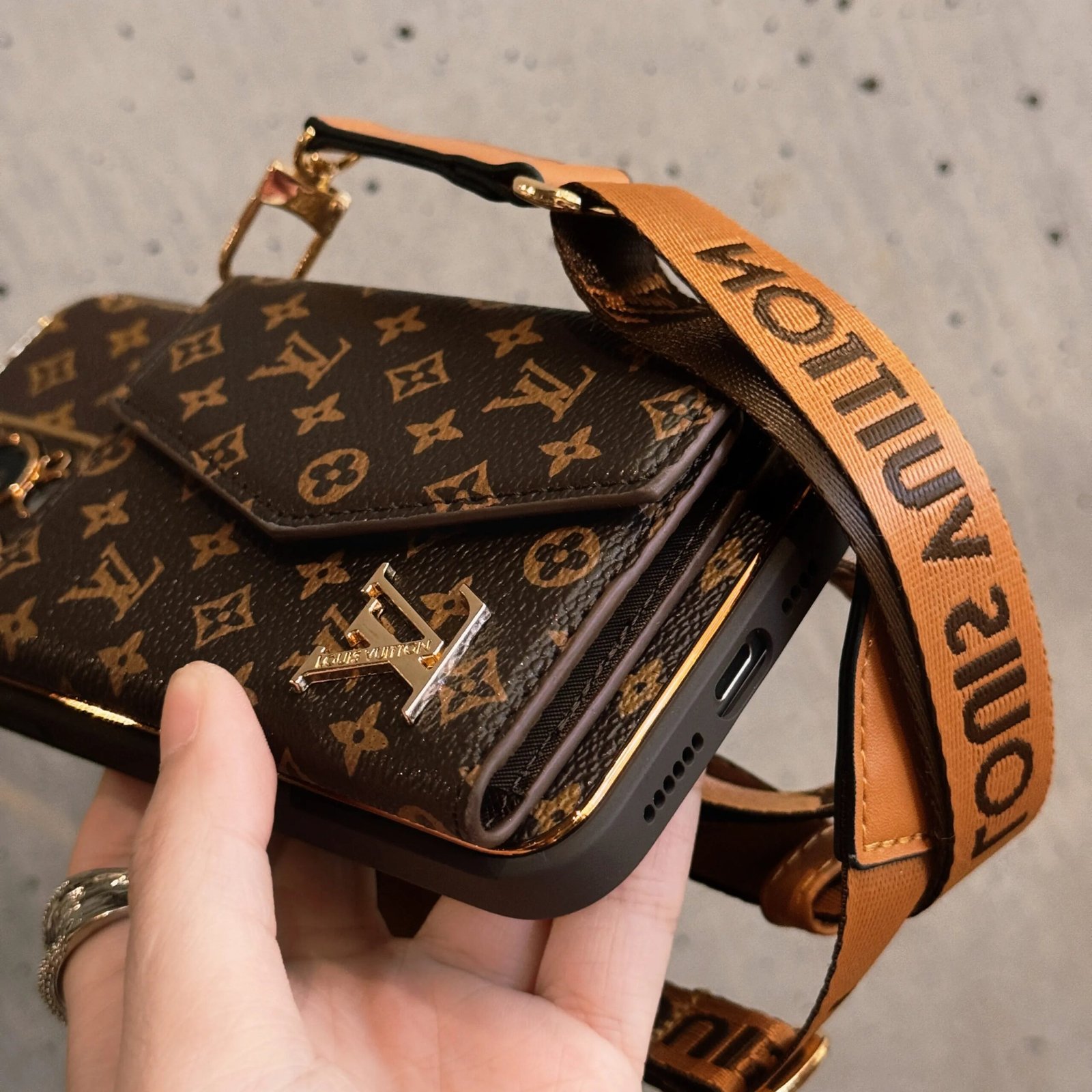 8-36_8cd85500-cf1f-4ca4-a676-343e7595ede6