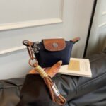 Elan_Bag_Keychain_Beautiful_Background