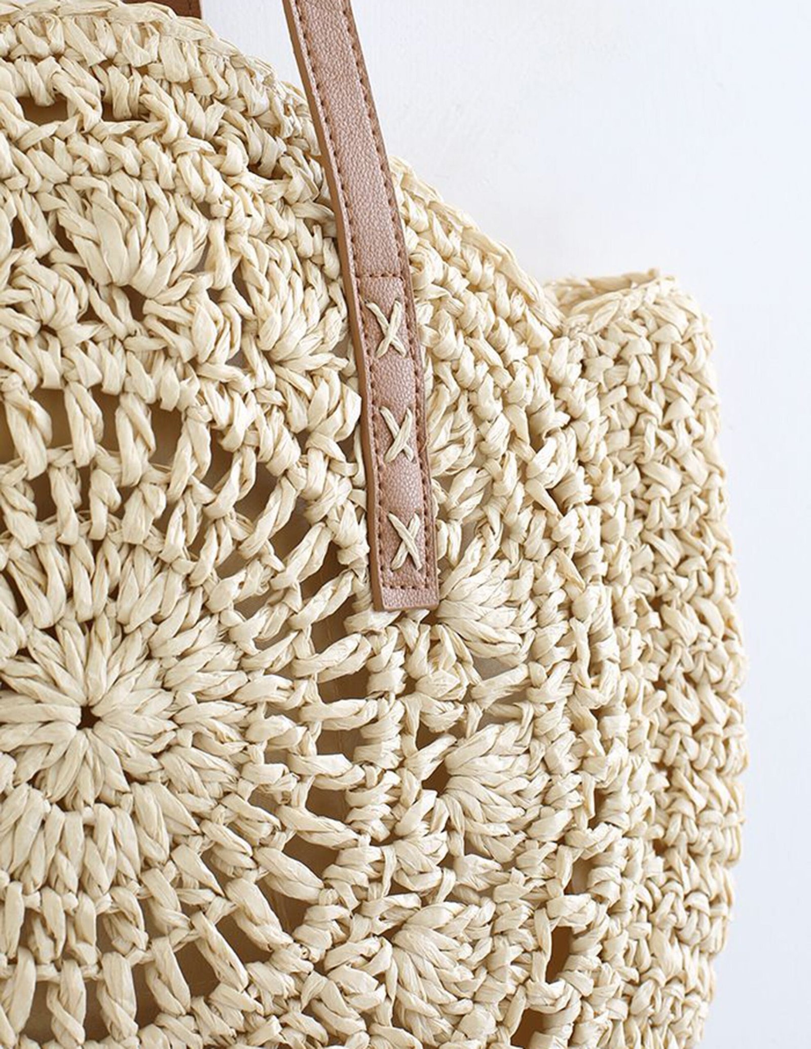 RoundWovenStrawShoulderBaginCamel_2