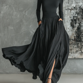 Fashion All Black Skinny Turtleneck T-shirt Pleated Skirt Set