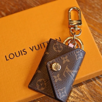 Fashionable keychains/hangings L-003