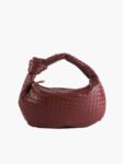bottega_veneta_chocolate_brown_jodie_bottegaveneta_bag_bottegavenetajodie_jodiebag_sardine_bottegavenetasardine_chocolatebrown_classy_elegant_oldmoney_autumn_autumnoutfit